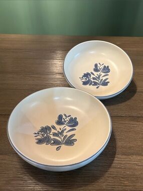 Vintage Pfaltzgraff Yorktowne mold number 7-11 8” serving bowl pair GUC